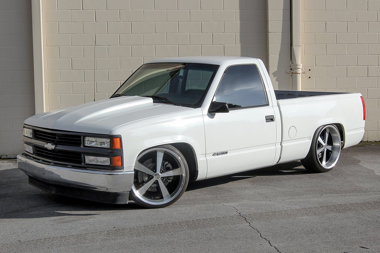Street Trucks' 1995 Chevy C1500 "Stella" Restomod Project